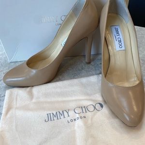 Jimmy Choo 247 Vikki Pumps. Kid leather in nude.